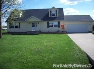 25691 Indian Ridge Rd, Sterling, IL 61081