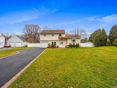 24 Jordan Court, Dix Hills, NY, 11746