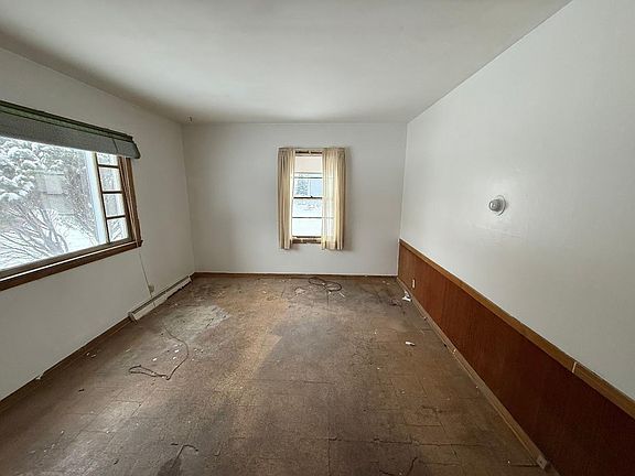 3rd image of 1376 108th Ave NE