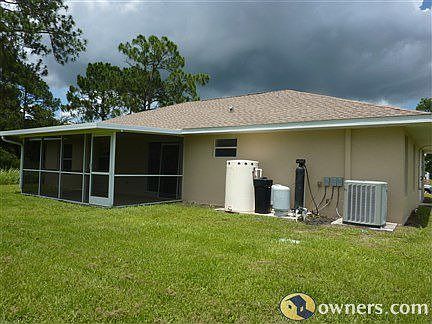 REAR VIEW WITH LANAI