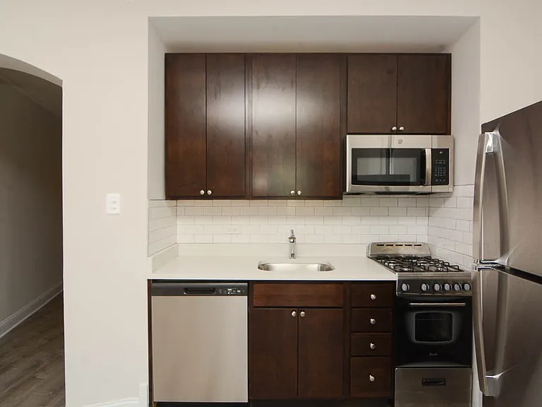 3335 W Diversey Ave #201 — Photo 3