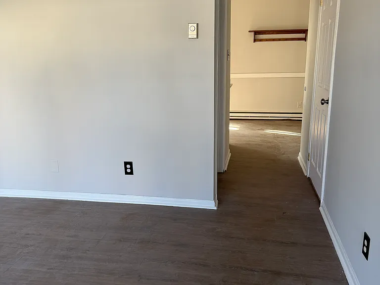 320 Lockridge Ln #320 — Photo 3