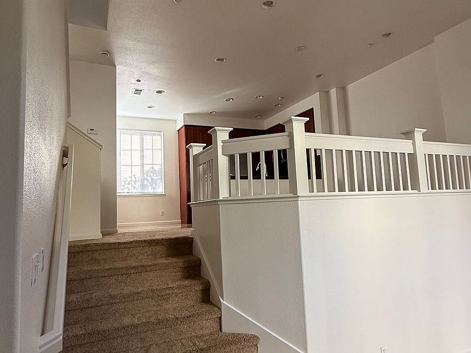 Tri-level living space