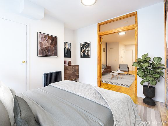 3rd image of 337 E 6th St APT 5