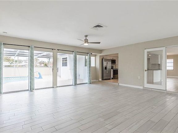 2nd image of 3541 Brookline Dr