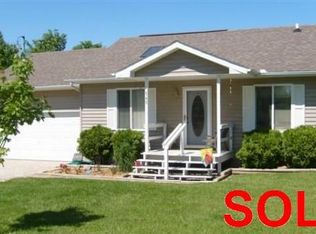 545 Summit Ct, Dahinda, IL 61428