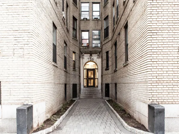 76 Saint Nicholas Place