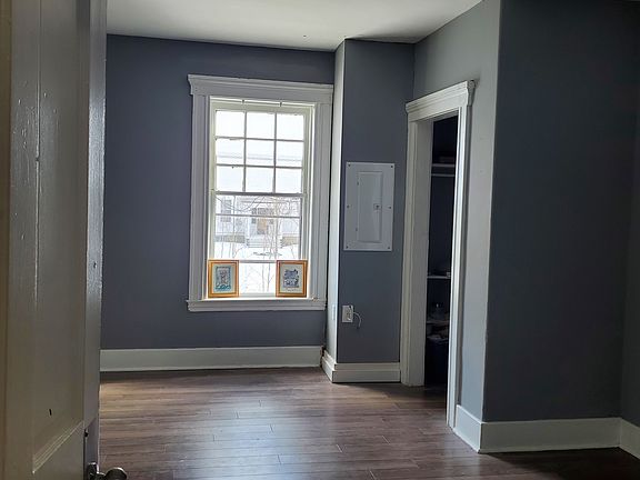 5th image of 70 Alexander St #70C