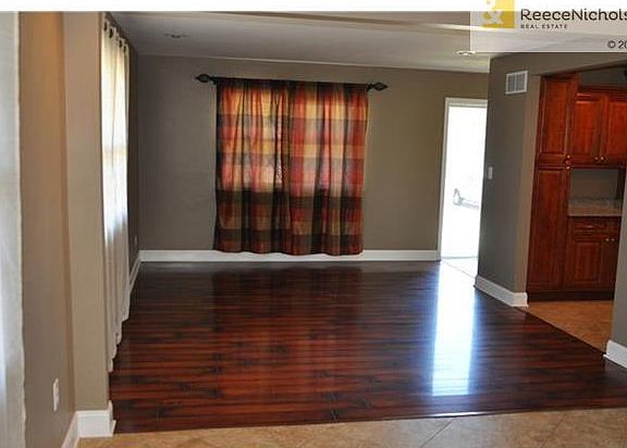 4th image of 7249 Greeley Ave