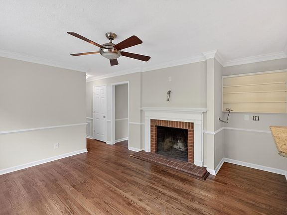 3rd image of 4636 Locksview Rd