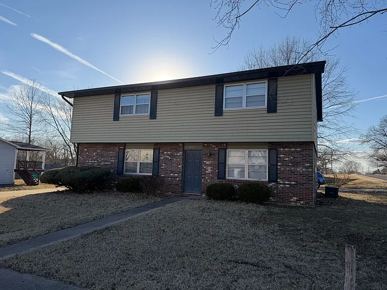 2205 Warwick St — Photo 2
