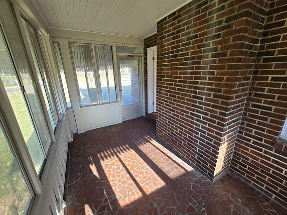 4th image of 3526 Lilac Ave NW