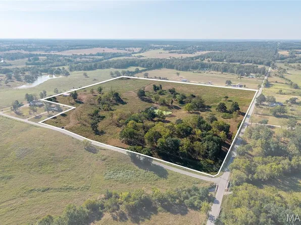 Equestrain Rd, Lebanon, MO 65536