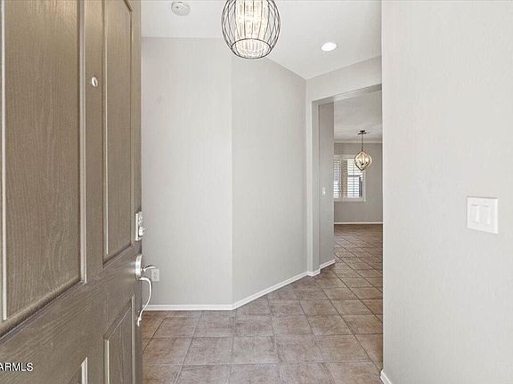3rd image of 1719 W Owens Way