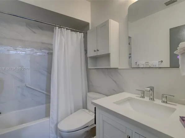 (undisclosed Address), Hollywood, FL 33019