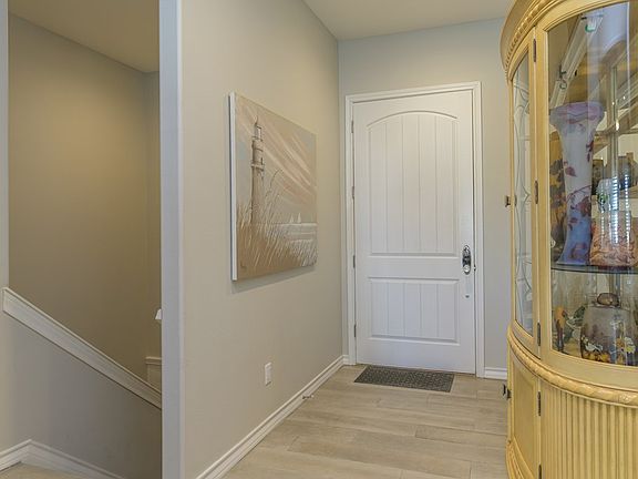 3rd image of 5608 Circe Cir