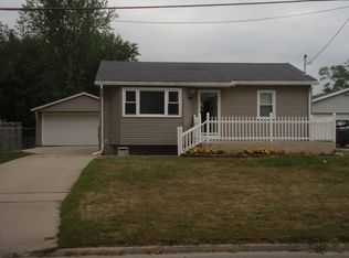 1818 Huntington Rd, Waterloo, IA 50701