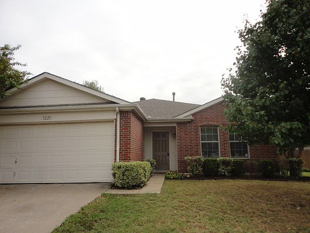 1st image of 3229 Bent Creek Dr