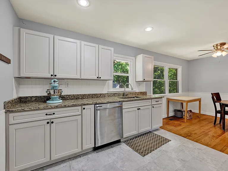 2019 S Fountain Green Rd — Photo 7