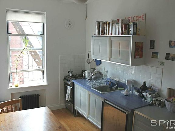 4th image of 401 W 118th St APT 5