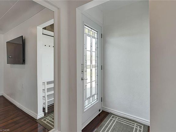 4th image of 32 Durham Rd