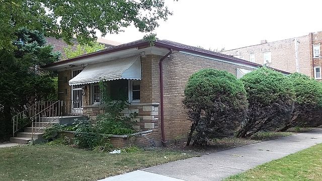 2nd image of 458 E 109th St