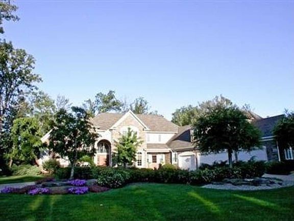 2nd image of 7547 Capilano Dr