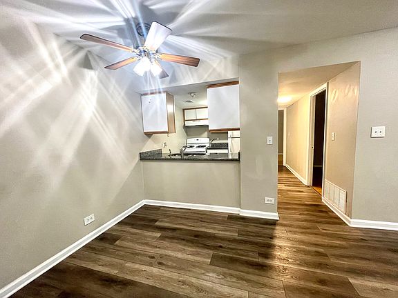 4th image of 1970 Kenilworth Cir Unit H