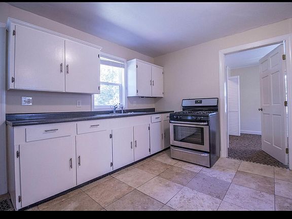 4th image of 805 Broadhead St