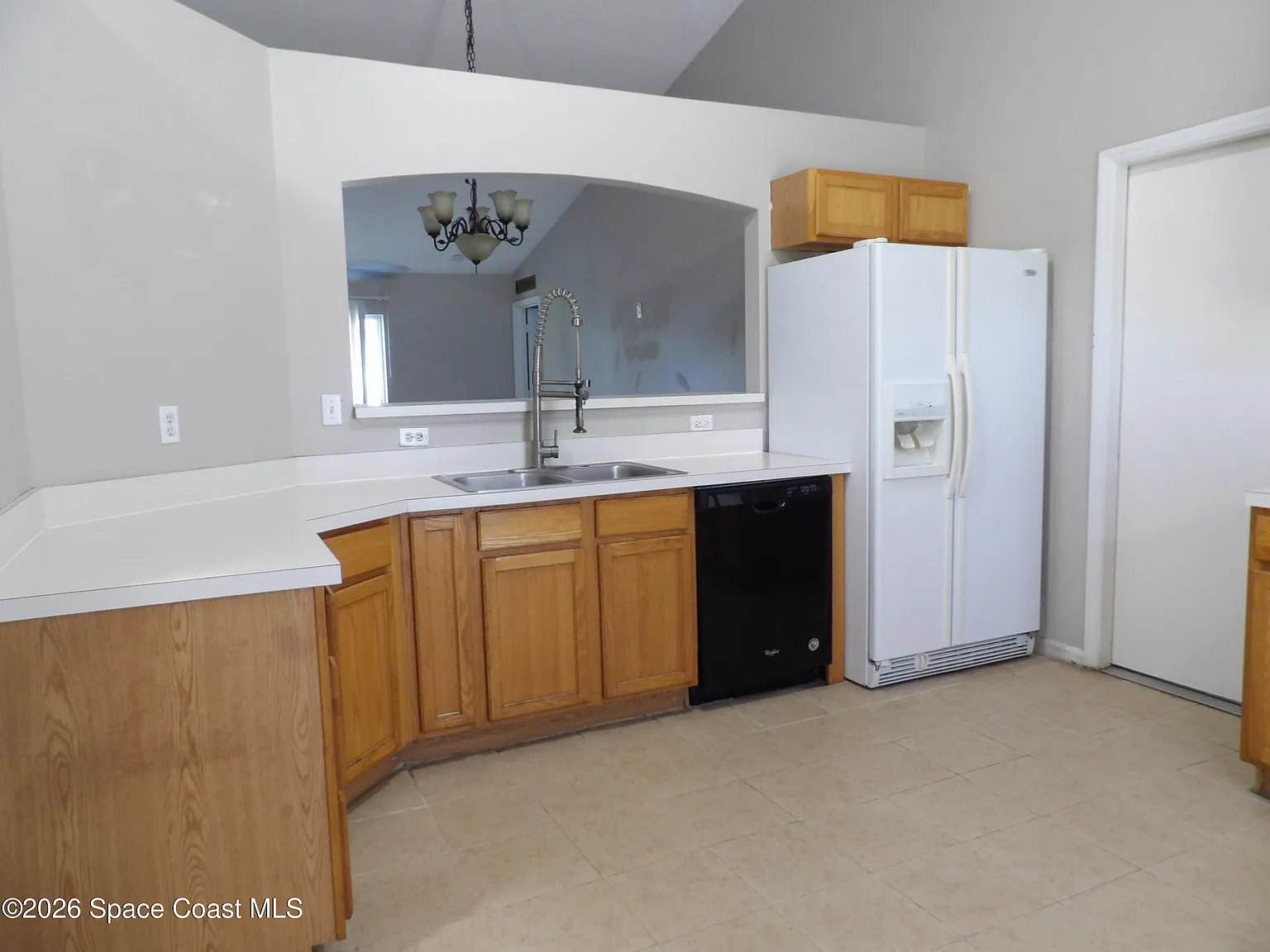 3 bed, 2.0 bath, 1398 sqft, $1,695 — Photo 3