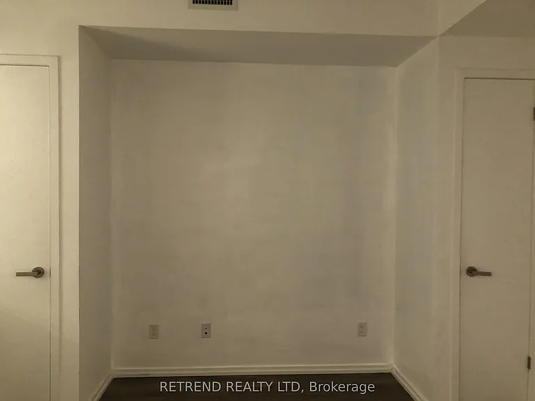 197 Yonge St #4704 — Photo 28