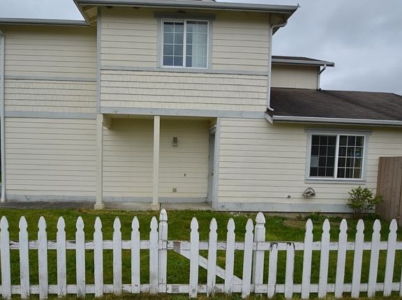 3rd image of 4347 150th St NE