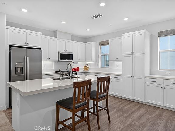4th image of 511 Tamarind Way Unit E