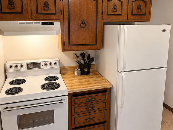 5th image of 1187 S Waukechon St #2