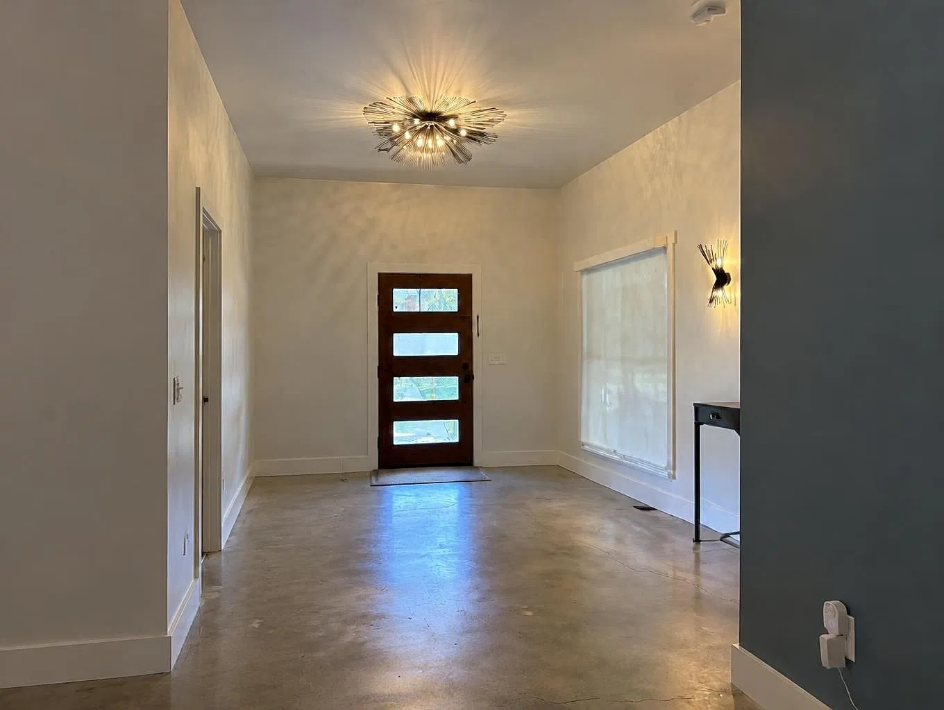 4 bed, 2937 sqft, $4,500 — Photo 3