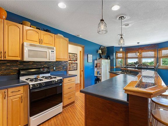 3rd image of 5855 Timberline Ct
