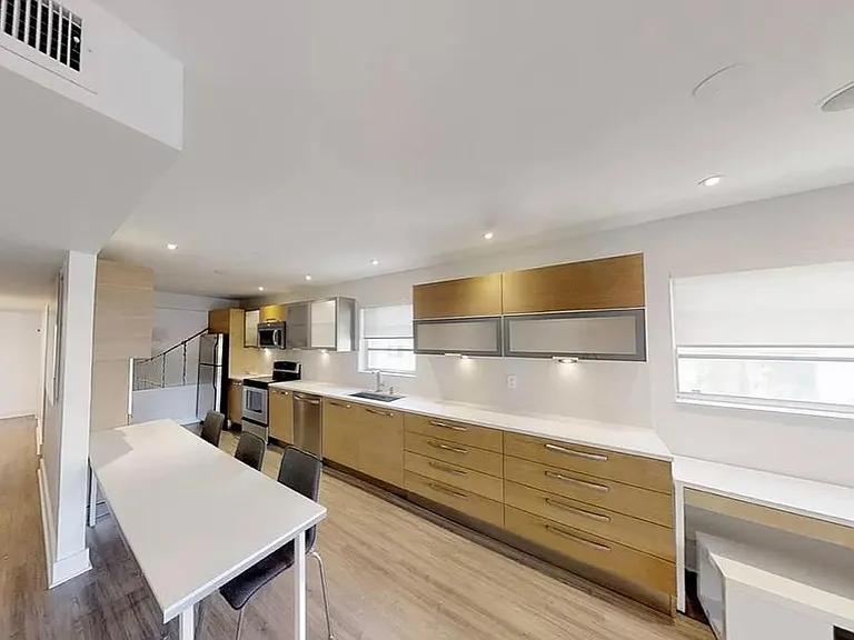 860 Euclid Ave #208 — Photo 3