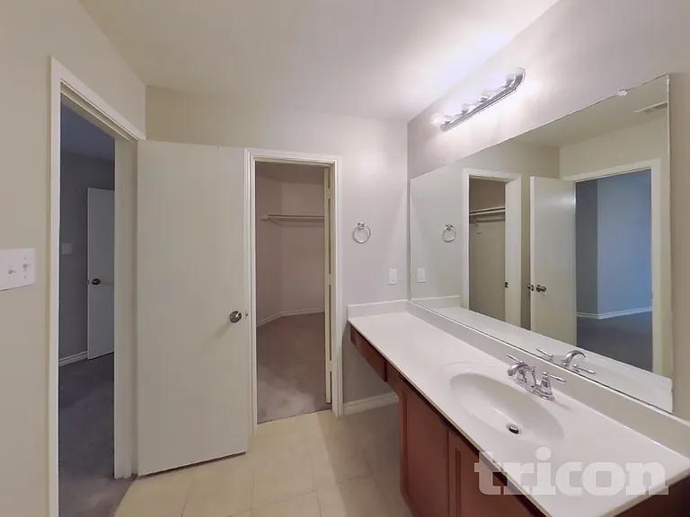1326 Foster St — Photo 7
