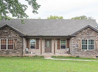 203 Fairlane Dr, Shelbyville, TN 37160