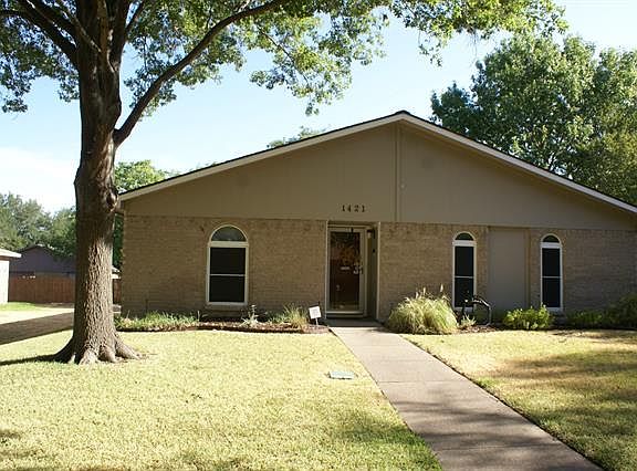 3rd image of 1421 Whitehall Dr