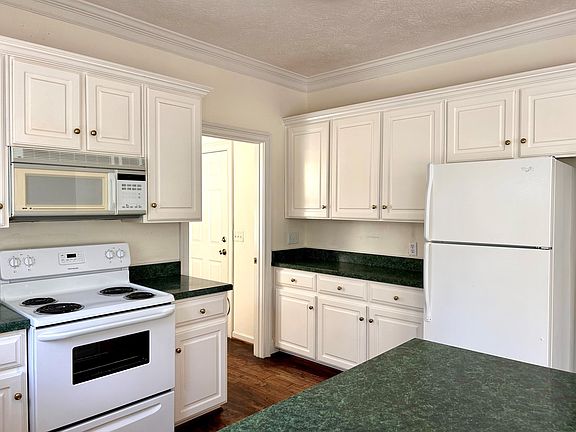 5th image of 109 Sweetbay Dr