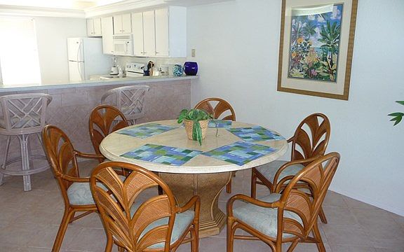 4th image of 402 Padre Blvd