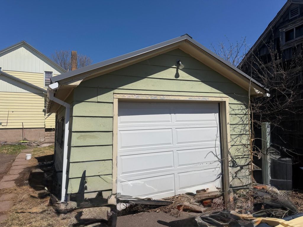 421 Kennedy St, Ironwood, MI - View 5