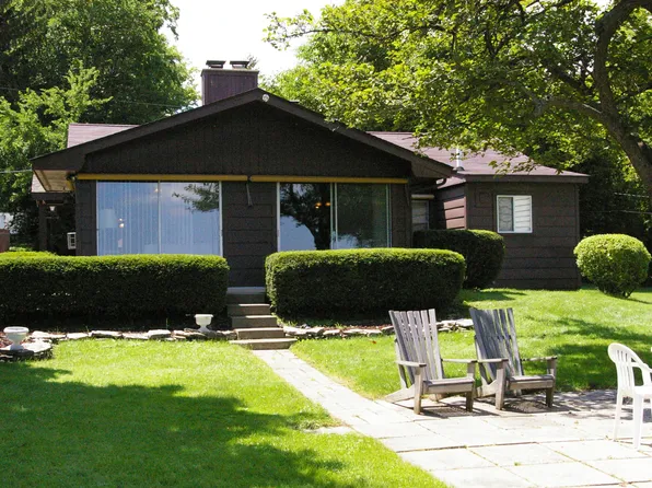 38225 N Bolton Pl, Antioch, IL 60002