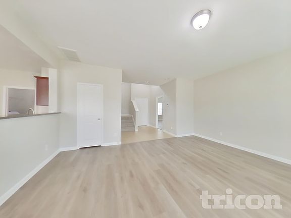 4th image of 5002 Pacific Ridge Ln