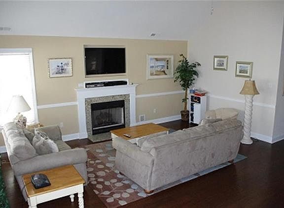 2nd image of 914 Park Place