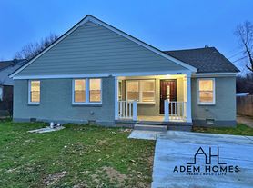 111 Eastview Dr, Memphis, TN