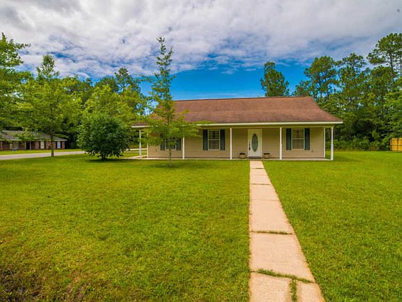 2nd image of 1832 Piney Ln