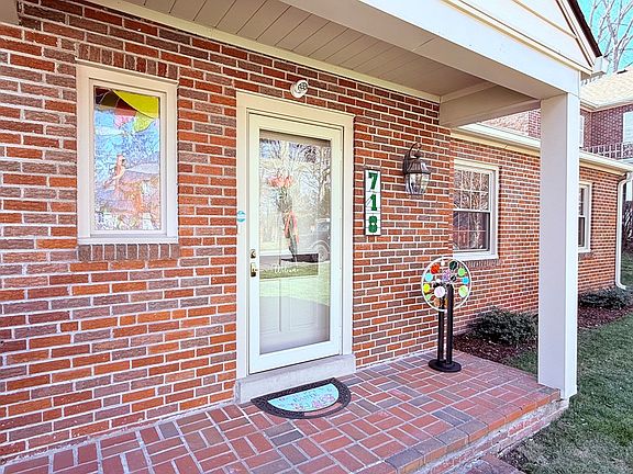 2nd image of 718 Woodlawn Ave