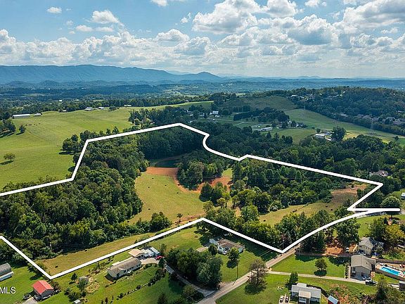 4th image of 611 Peterson Ln